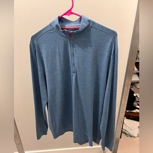 Johnnie-O Golf 1/4 Zip, size Medium, golf club logo on left sleeve